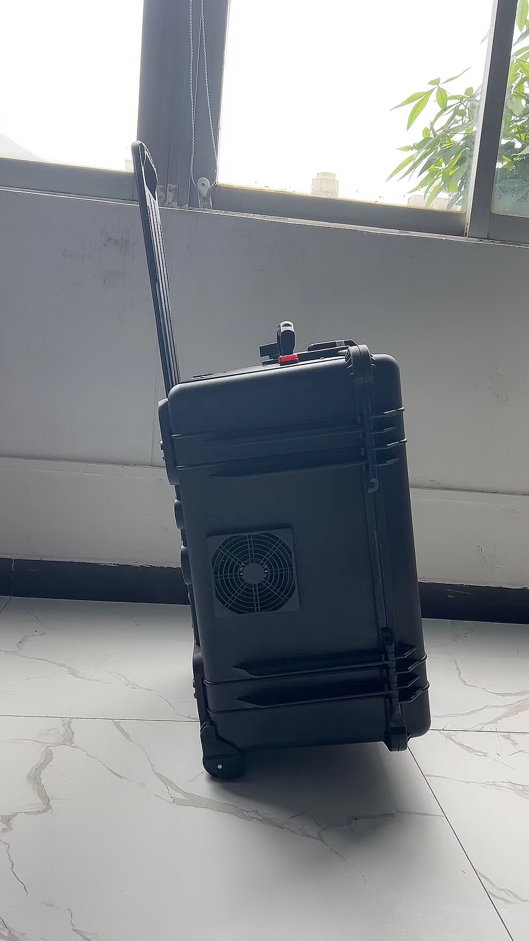 靖宇手拉箱型移动通信干扰器